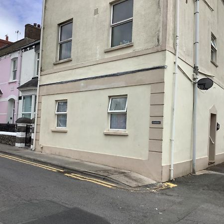 1 - Bed Ground Floor Apartment Tenby Bagian luar foto