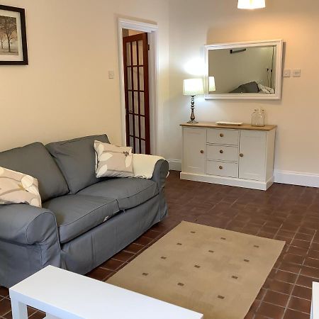 1 - Bed Ground Floor Apartment Tenby Bagian luar foto