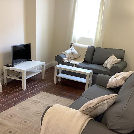 1 - Bed Ground Floor Apartment Tenby Bagian luar foto