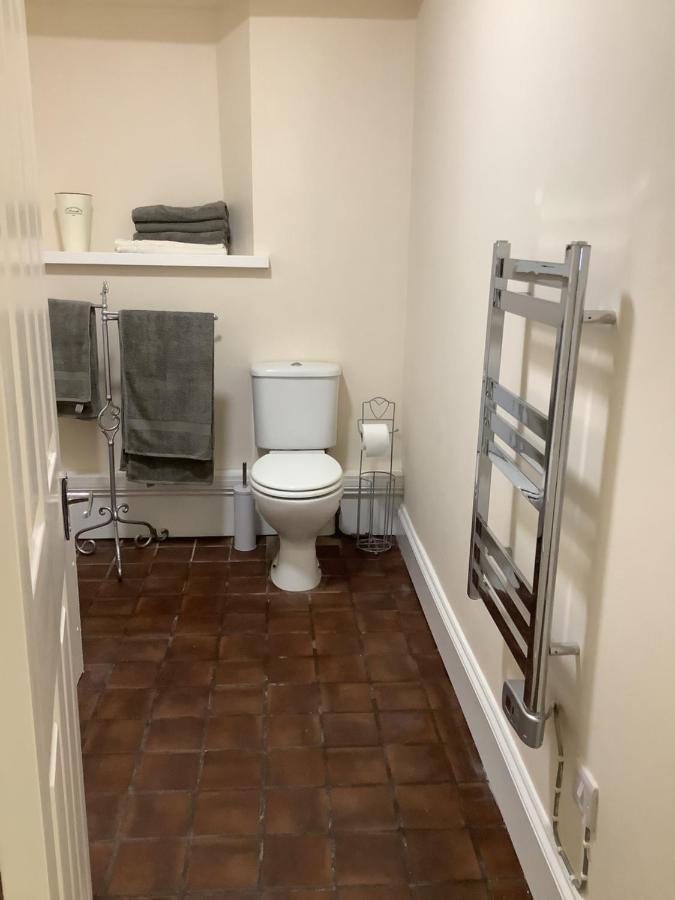 1 - Bed Ground Floor Apartment Tenby Bagian luar foto
