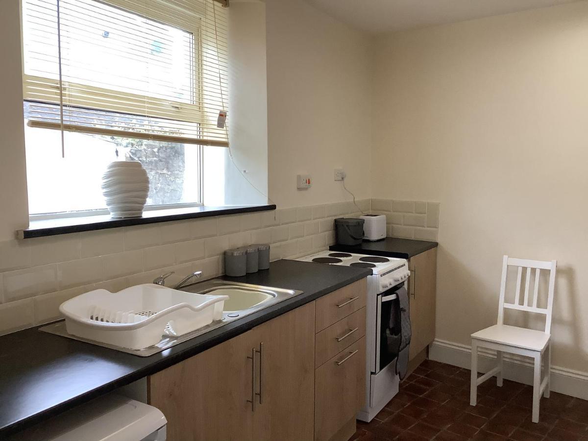 1 - Bed Ground Floor Apartment Tenby Bagian luar foto